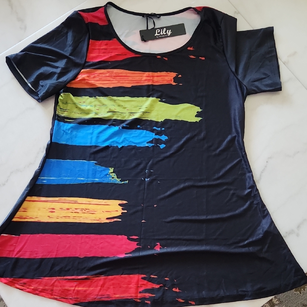Lily Black and Red Graphic Short Sleeve Tee